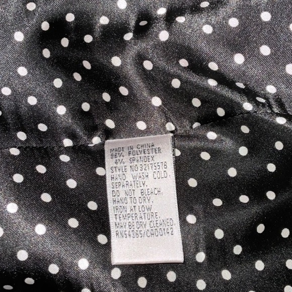 Peter Nygard Trench Coat, Size 16 - Picture 4 of 7